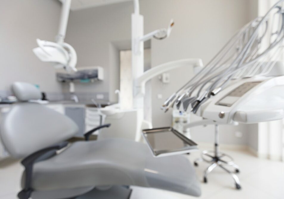 Modern,High,Tech,White,Dental,Clinic,,Newest,Equipment,And,Modern